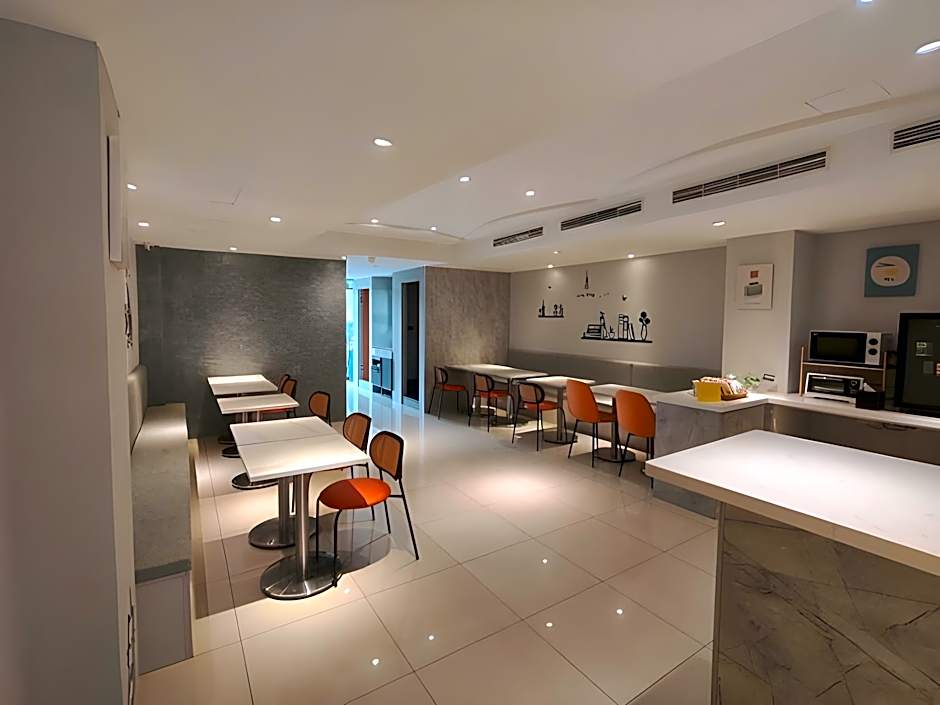 Bravo Hotel