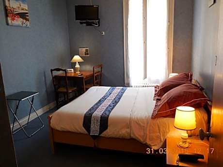 Hotel le Petit Chateau (ex hotel des amis)