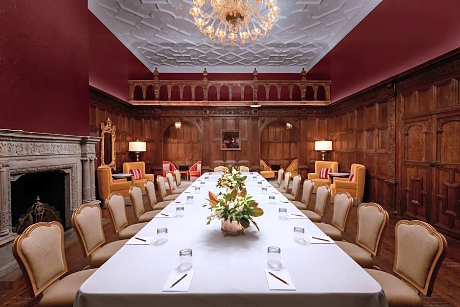 The Stoneleigh, Autograph Collection