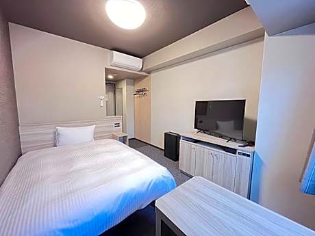 Single Room - Smoking- Heated Tobacco Only - No Daily Cleaning