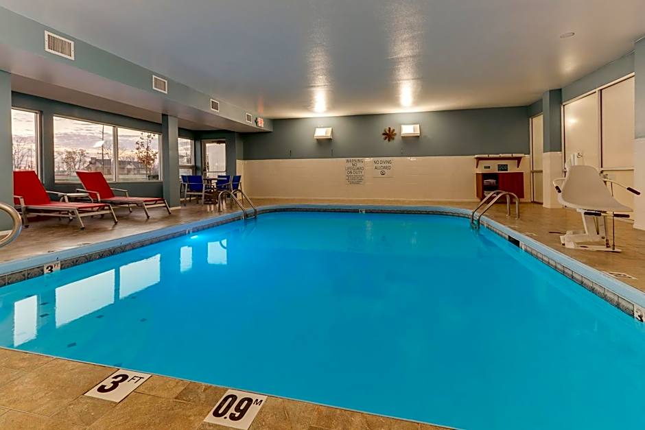 Holiday Inn Express Cincinnati North - Monroe By IHG