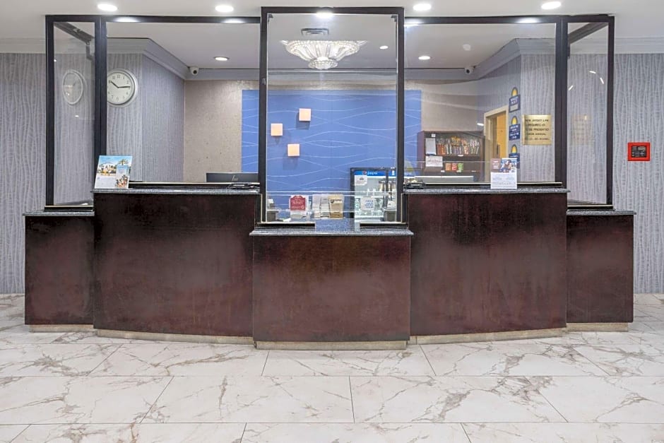 Days Inn by Wyndham North Bergen