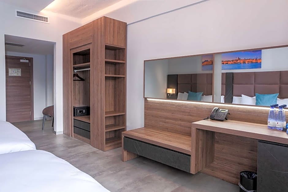 Photo 1 of 10 of Quadruple Room