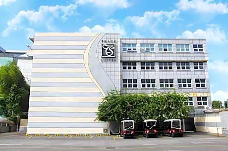 Trace Suites by SMS Hospitality