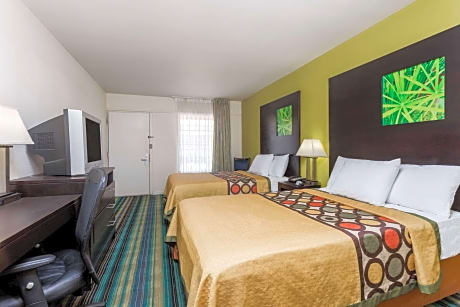 2 Double Beds Smoking