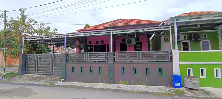 SPOT ON 92466 Adam Kost Syariah