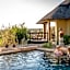 Makumu Private Game Lodge