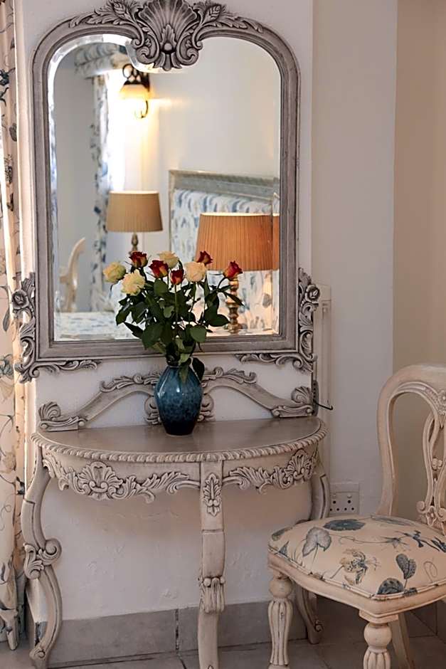 Misty Waves Boutique Hotel