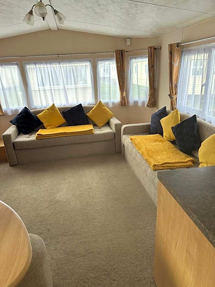 Phoenix caravan hire, Trecco bay