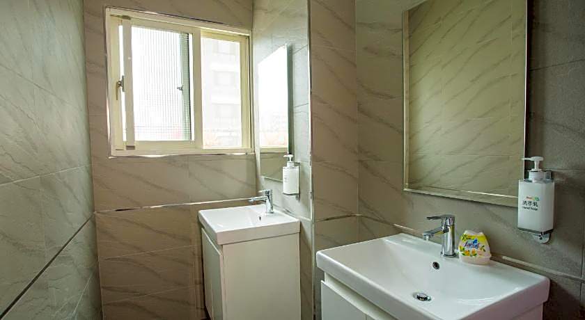 Douzi Hotel Taoyuan Airport Metro THSR A17