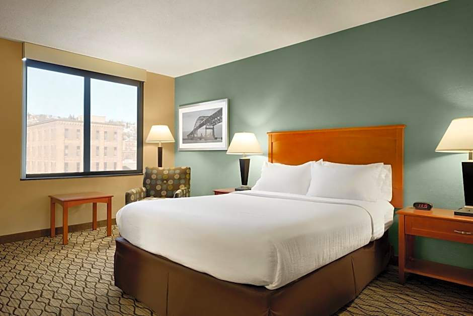 Holiday Inn & Suites Duluth-Downtown By IHG