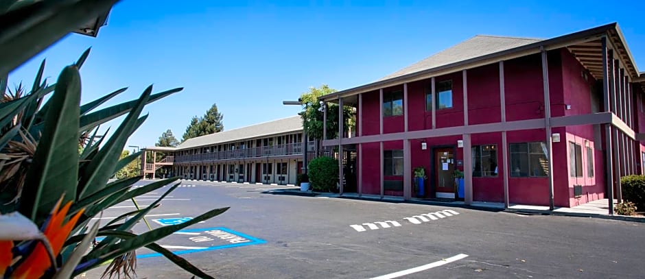 Alura Inn
