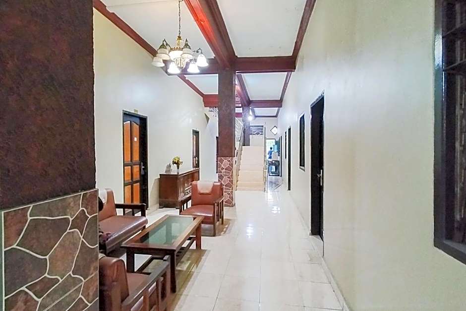 RedDoorz at Hotel Grand Yuda Tenggarong