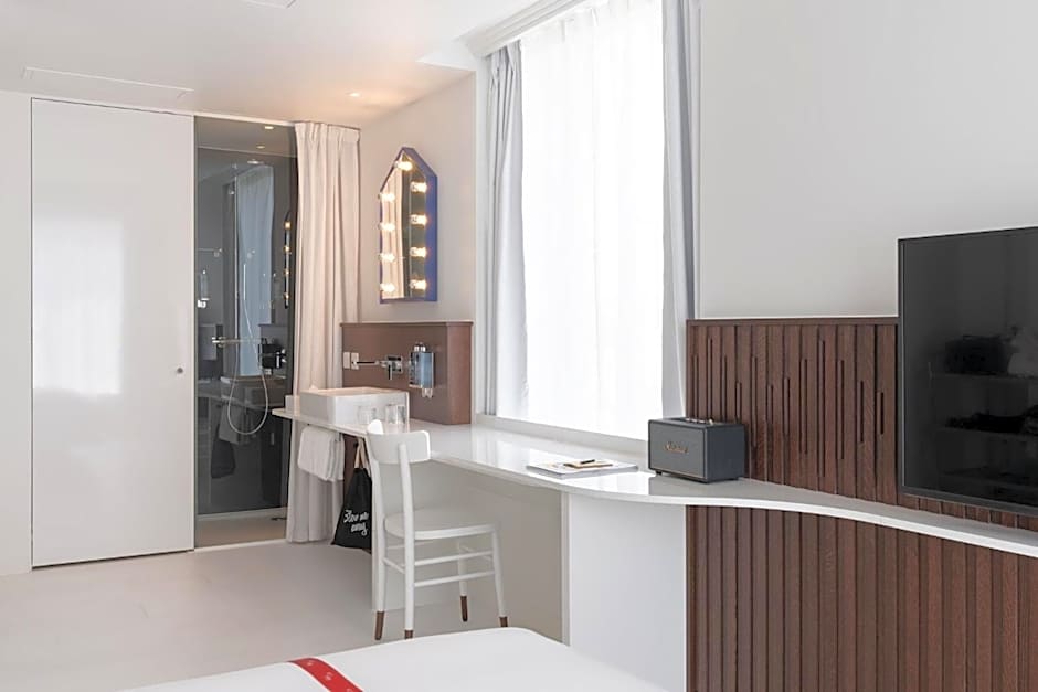 Ruby Zoe Hotel London