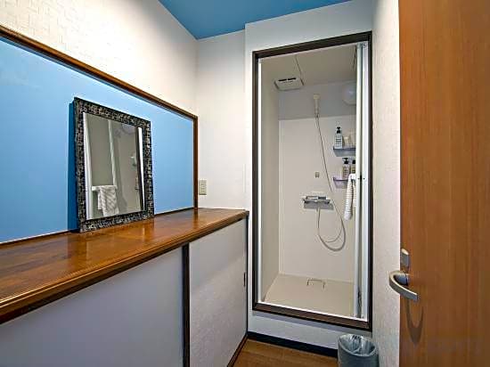 Miyu Tsuruno - 3-minute walk to the Shinshinjuku Station/max 8ppl