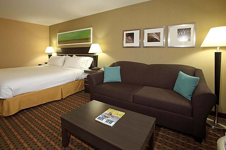 Holiday Inn Express Hotel & Suites Vernon By IHG