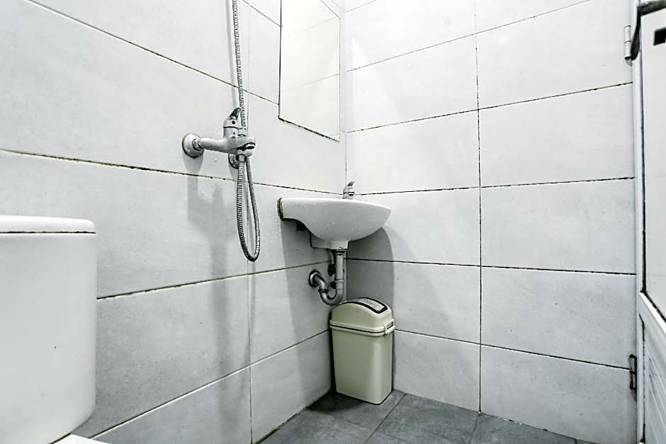 RedDoorz @ Seindo Hotel Medan