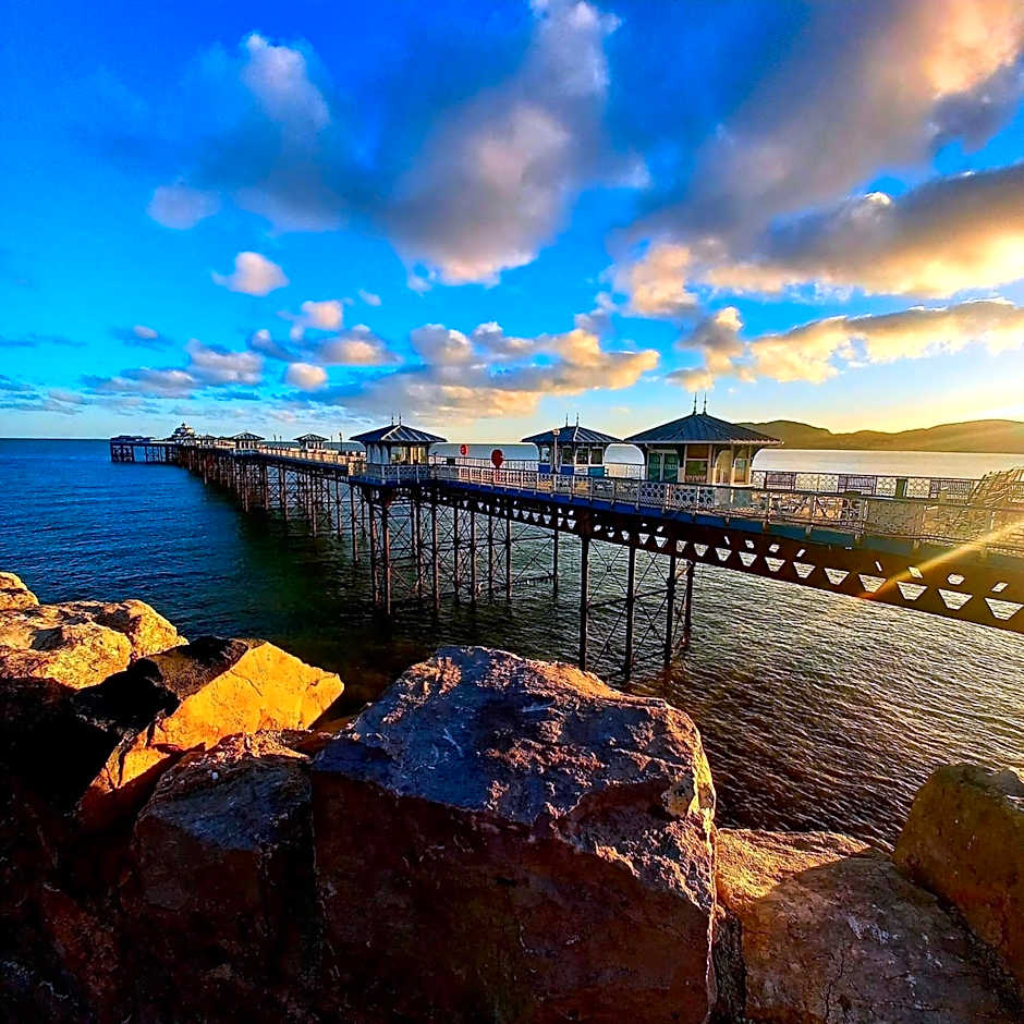 Iris Hotel Llandudno