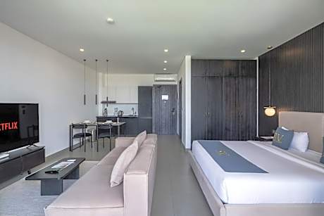 Deluxe Double Studio