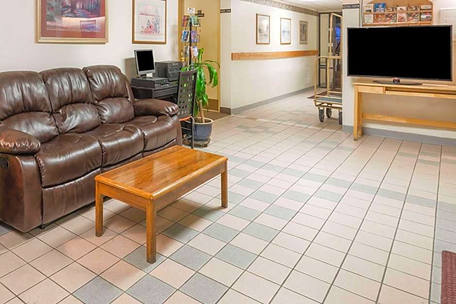 Super 8 by Wyndham Laramie