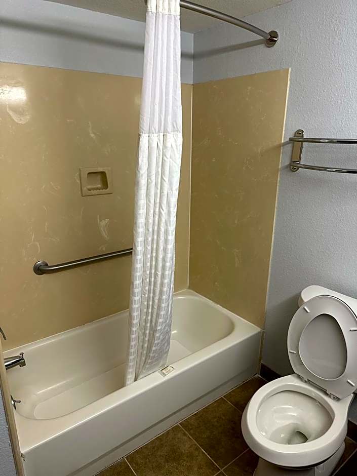 Super 8 by Wyndham Alexandria LA