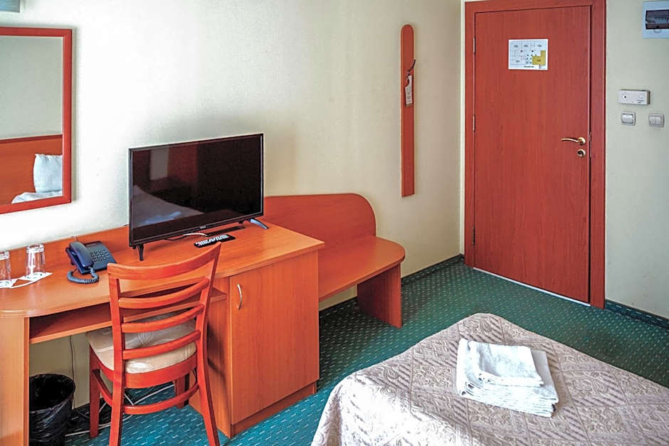 Dionis Hotel