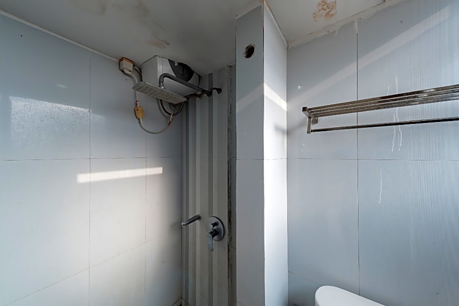 RedDoorz Syariah near Alun-Alun Pelabuhan Ratu