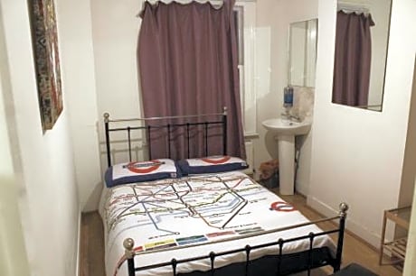 Standard Double Room with Shared Bathroom