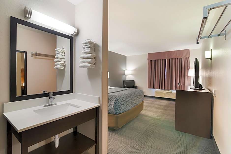 Photo 1 of 6 of Standard 1 Queen Bed