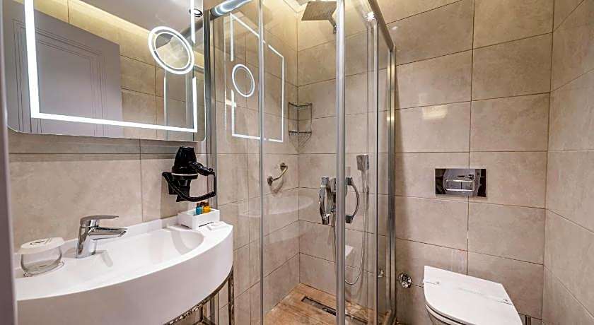 PERALUNA PREMIUM HOTEL