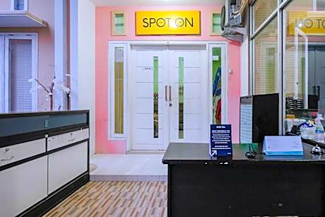 OYO 2417 Melati Residence