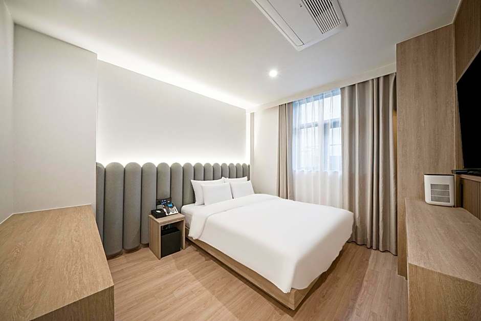 Gyeongju Poverta Hotel