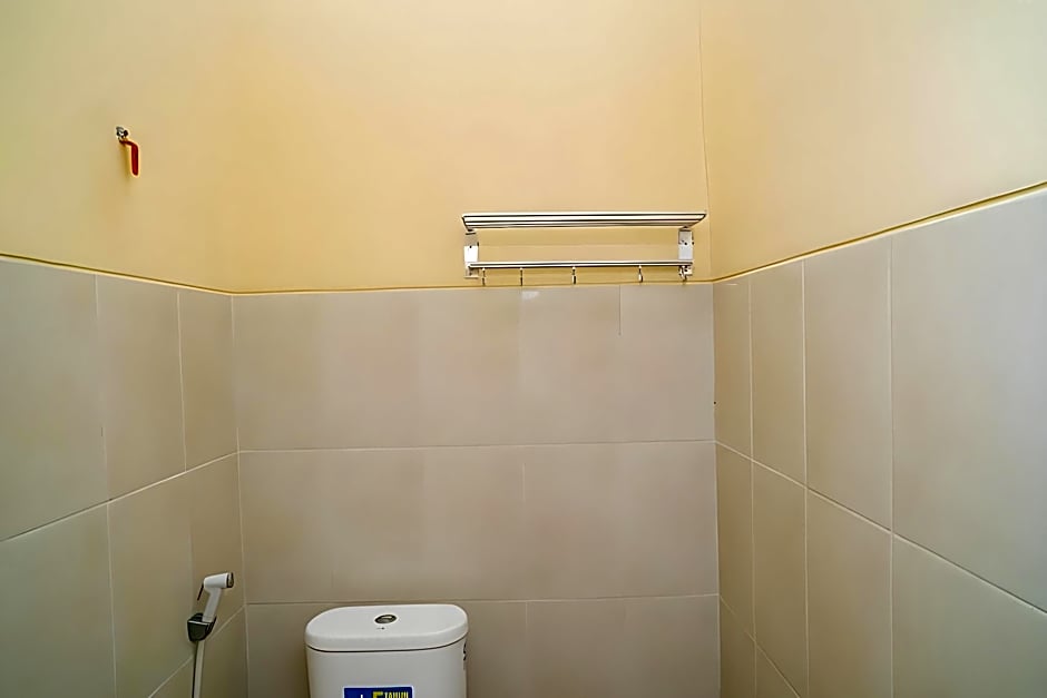 RedDoorz Syariah near Jembatan Merah Plaza