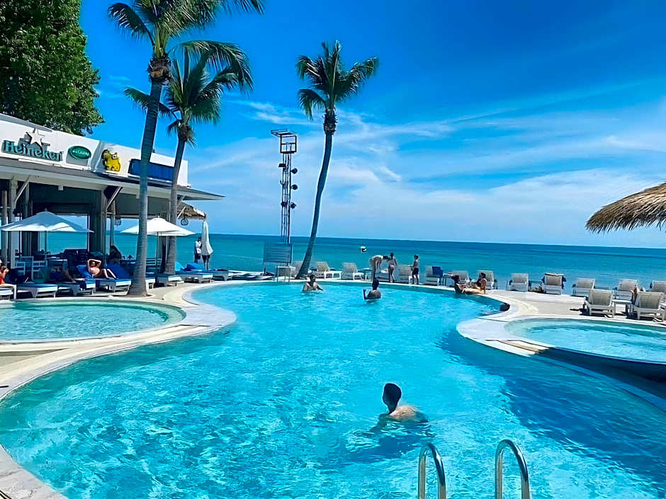 Combo Beach Hotel Samui