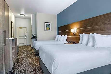 Queen Room with Two Queen Beds and Bath Tub - Disability Access/Non-Smoking