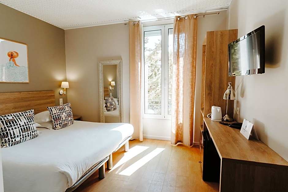 Hôtel Le Petit Castel