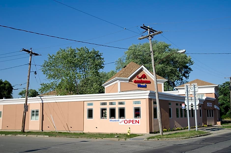 Aashram Hotel by Niagara River