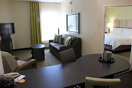 King Room - Mobility Access Tub/Non-Smoking
