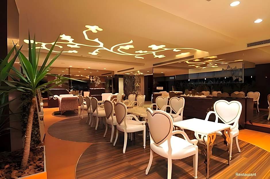 Monarch Skyline International Hotel