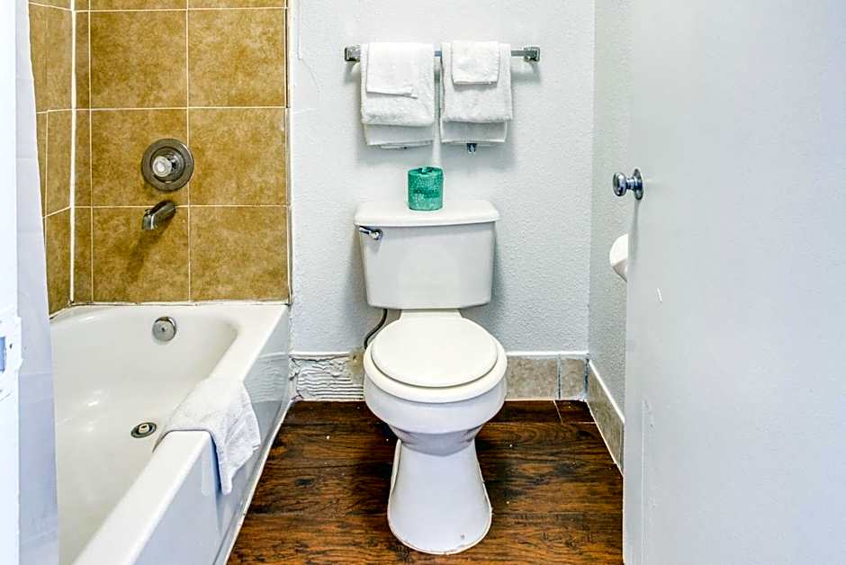 OYO Hotel San Antonio Lackland Air Force Base West