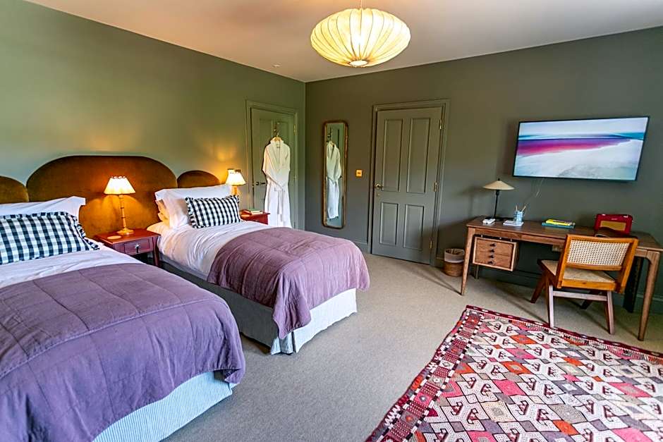 The Kirkstyle Inn & Sportsman Rest