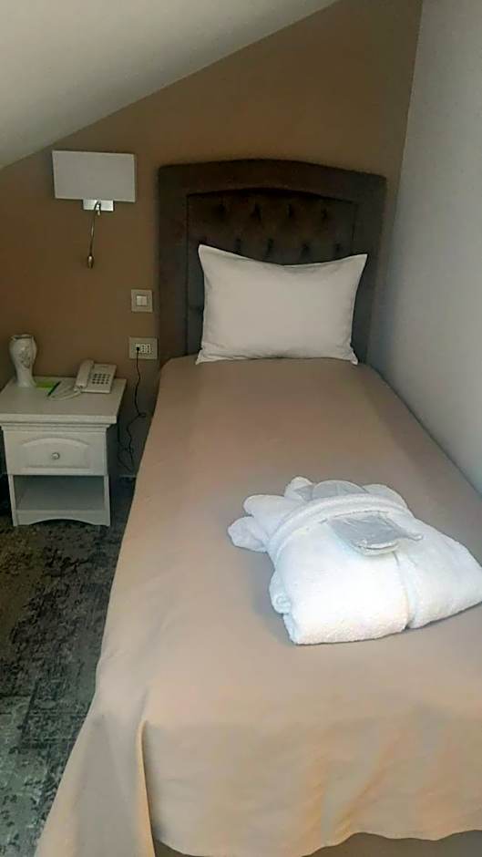 Hotel La Belle Epoque