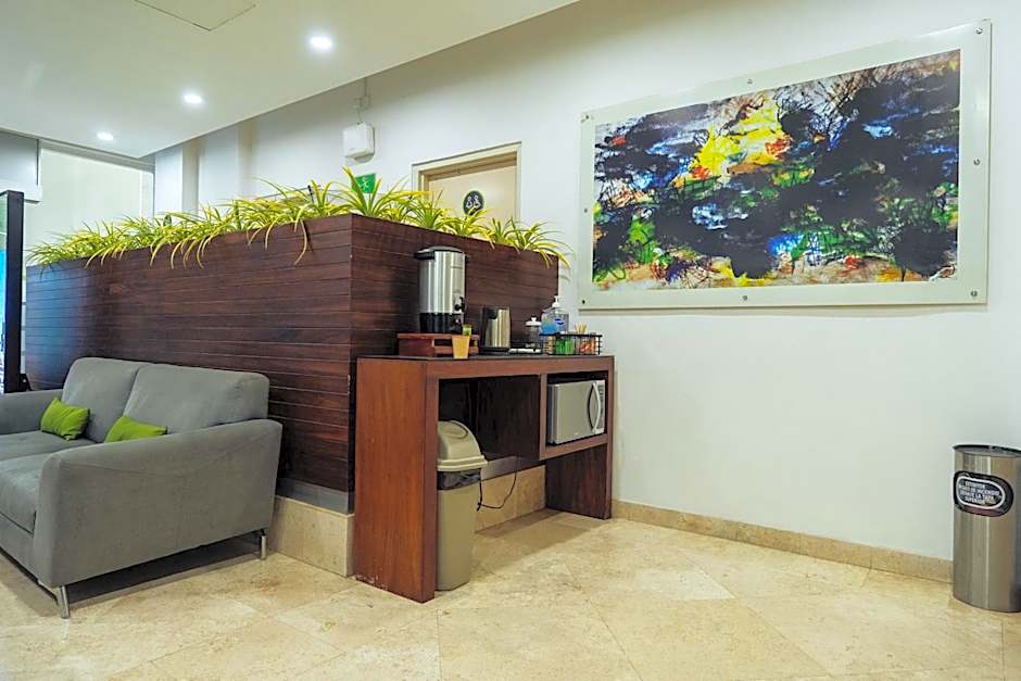 SR Hotel