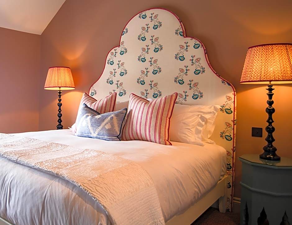 The White Lion Cowbridge