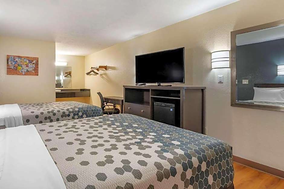 Quality Inn & Suites Columbus West