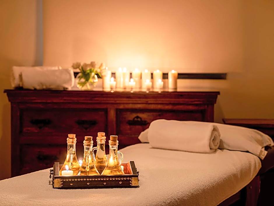 Mercure Grand Hotel Seef Hotel