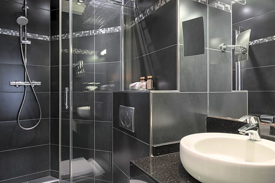 Neuilly Park Hotel