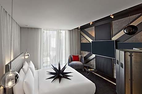 Wonderful, Guest room, 1 King