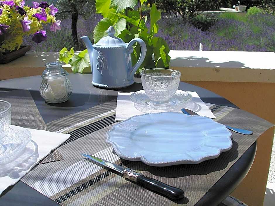 Clos des Lavandes - Chambres et Suites de charme climatisées-Luberon