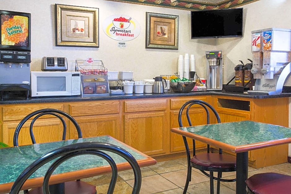 Super 8 Limon Co – Limon, CO
